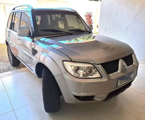 MITSUBISHI PAJERO TR4 2.0 4X2 16V 140CV FLEX 4P MANUAL MITSUBISHI PAJERO TR4 2.0 4X2 16V 140CV FLEX 4P MANUAL
